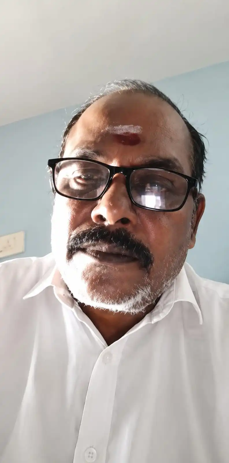 GURUJI VEZHANVENDHAN